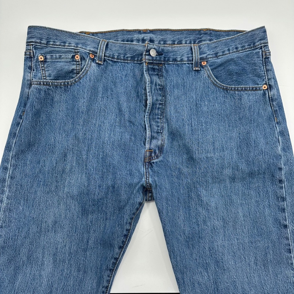 Levis 501 Original Fit Jeans Mens 42x32 Blue Denim Button Fly Straight Leg